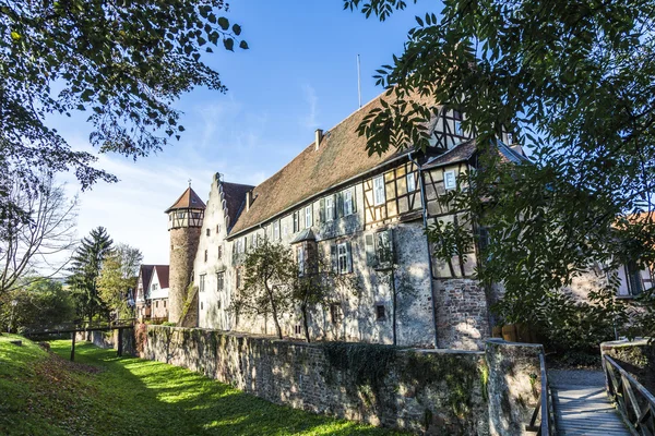 Gamla stan i Michelstadt med stadsmuren — Stockfoto