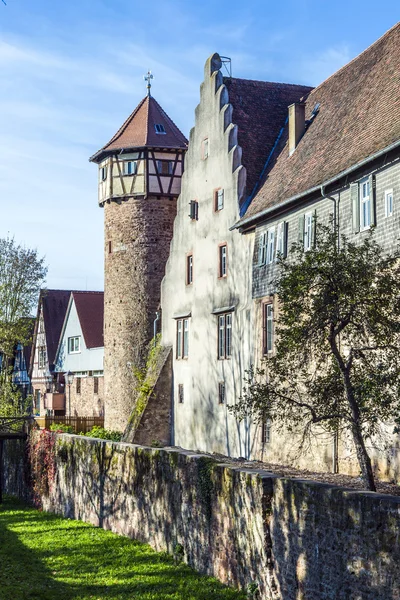 Cidade velha de Michelstadt com parede da cidade — Fotografia de Stock