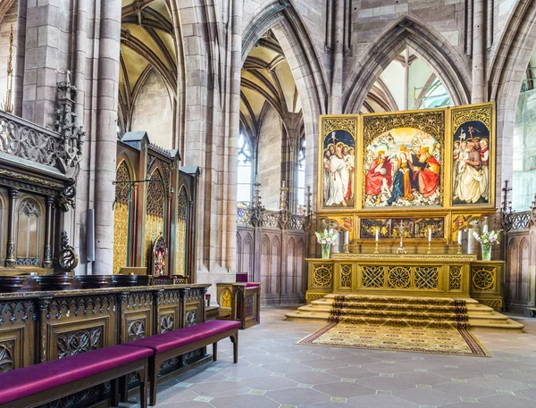 Krásný oltář v Freiburg minster — Stock fotografie