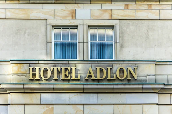 Berlijn - de legendarische Hotel Adlon — Stockfoto