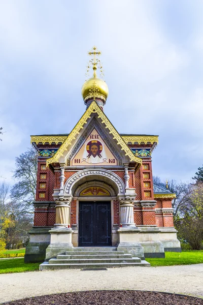 Orthodox chapel in the park — Stock Photo, Image