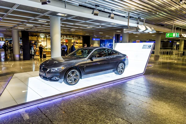Foto de BMW negro serie i4 coche de la innovación — Foto de Stock