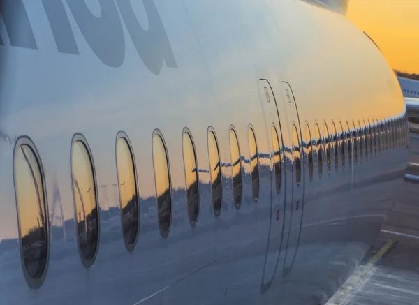 Lufthansa Aviones en la puerta de la Terminal 2 —  Fotos de Stock