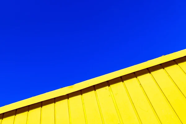 ビーチの黄色の木製の背景 — ストック写真