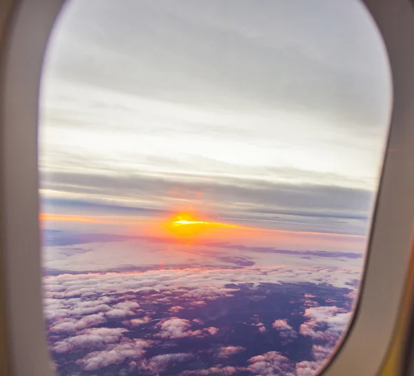 Efektní východ slunce nad mraky — Stock fotografie