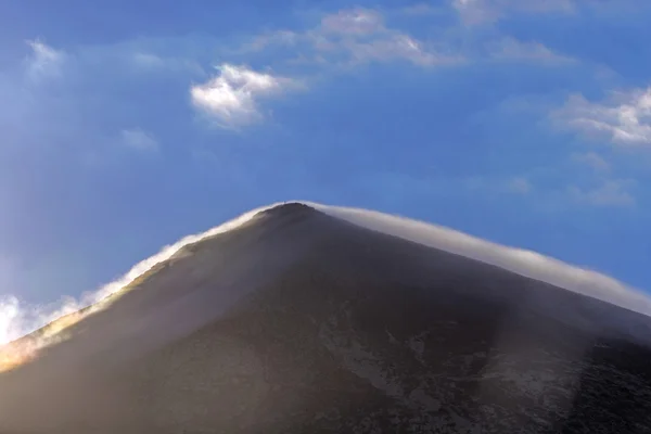 Top van vulkaan in Timanfaya gebied in Lanzarote — Stockfoto