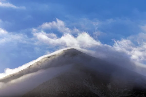 Topo do vulcão na área de Timanfaya em Lanzarote — Fotografia de Stock