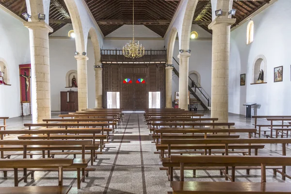 Edifício típico da igreja branca de estilo canário na aldeia de La Oliva — Fotografia de Stock