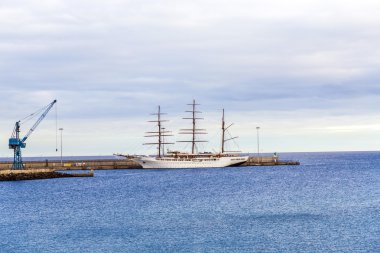 Deniz bulut 2 çapa Arrecife yeni liman içinde