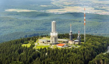 Feldberg'Hesse üst tv Kulesi ile
