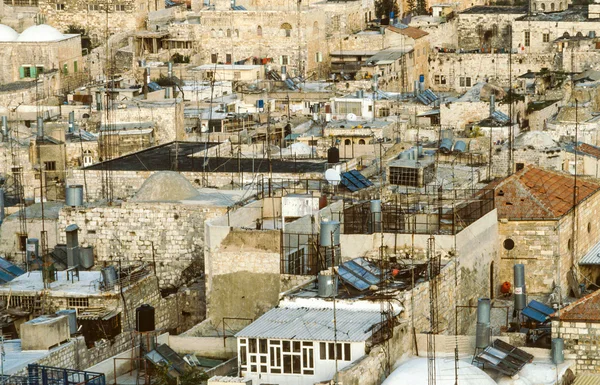 Tak av hus i den gamla delen av gamla Jerusalem — Stockfoto