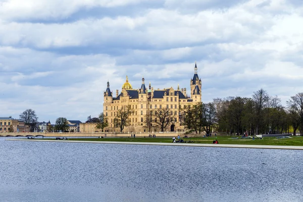 Famoso castello schwerin, Germania — Foto Stock