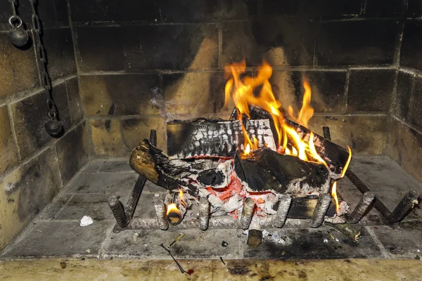 Increíble hogar fuego — Foto de Stock