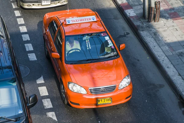 Taxi driver without passenger in Bangkok — Stock Photo, Image