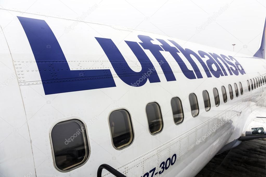 FRANKFURT, GERMANY - DEC 6, 2014: Lufthansa Boeing 737 ready for boarding in Frankfurt, Germany. Frankfurt is the busiest airport in Germany and one of the busiest in Europe.