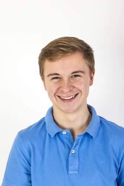 Európai megjelenés, por 16 éves tinédzser fiú portréja — Stock Fotó
