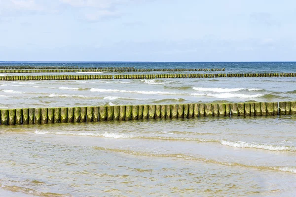 Quebra-ondas no mar báltico — Fotografia de Stock