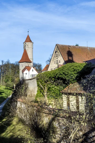 Segringer Tor i berömda gamla romantiska medeltida staden av Dinkelsbu — Stockfoto