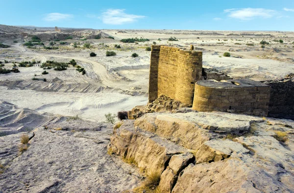 Ruinen des alten historischen Staudamms in Marib, Jemen — Stockfoto