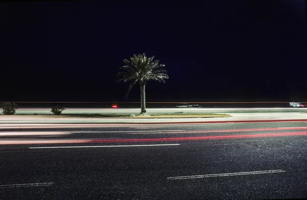 Straße an der Strandpromenade in kuweit city — Stockfoto