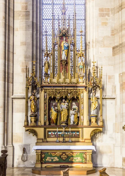 ディンケルスビュールの聖ジョージ大聖堂の内部 — ストック写真