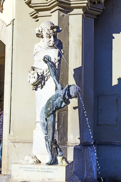 Famosa fontana Brunnenbuberl — Foto Stock