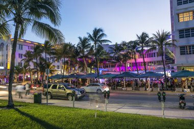 Okyanus gece manzaraya Miami'de sürücü