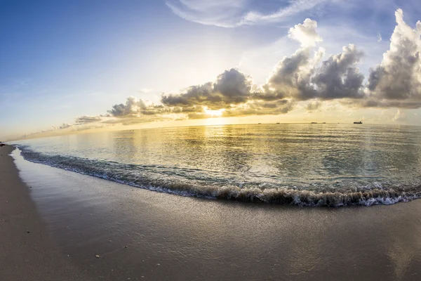 Praia sul pôr do sol em Miami — Fotografia de Stock