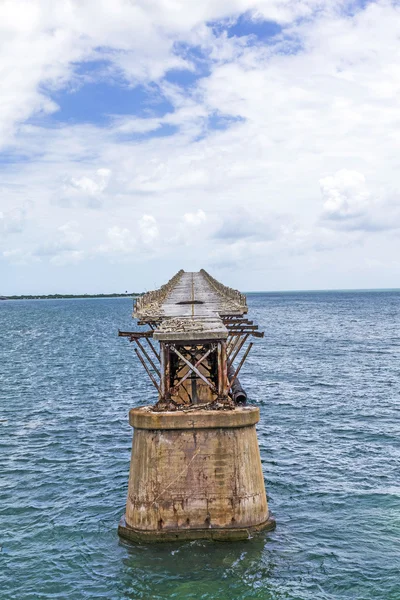 Gammal järnvägsbro nycklar i Bahia Honda — Stockfoto