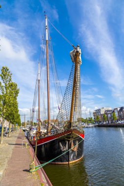 Harlingen eski tekneler ile Pier