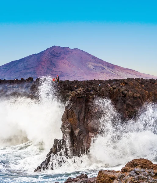 lanzarote büyük dalgalar ile los hervideros saatlerde