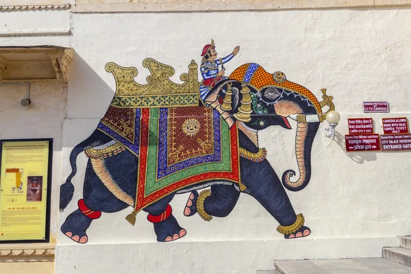 Wall paintings show warriors in ancient times with  elephants — Stock Photo, Image