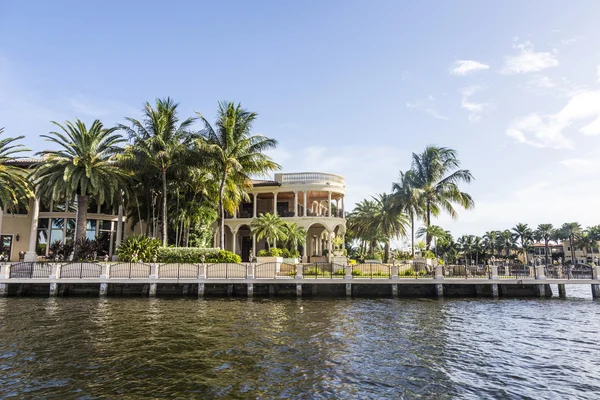 Luxe waterkant thuis in Fort Lauderdale — Stockfoto