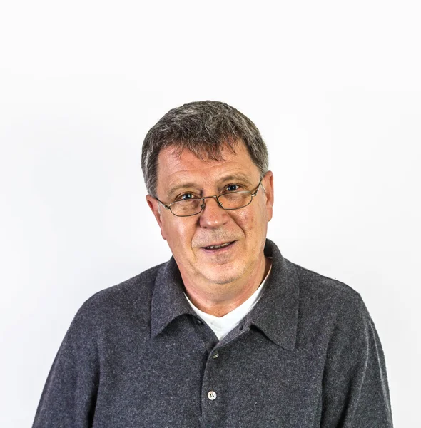 Retrato de um menino positivo olhando para a câmera — Fotografia de Stock