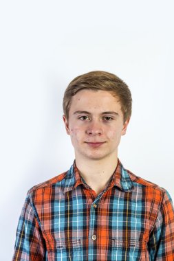 Kameraya bakarak olumlu bir çocuk portresi