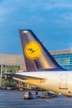  Yeni terminal 1 Frankfurt yolcu uçak