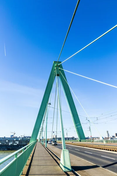 Severins brug in Keulen — Stockfoto