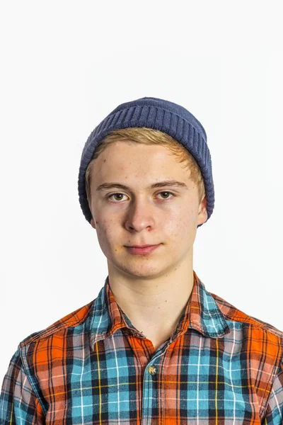 Retrato de um menino positivo olhando para a câmera — Fotografia de Stock