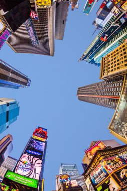  Times Meydanı, broadway tiyatroları ve büyük sayı o özellikli