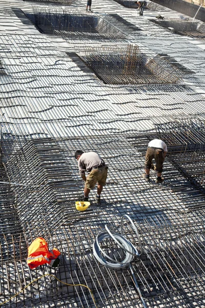 Armoring at the building site to stabilize the fundament made of — Stock Photo, Image