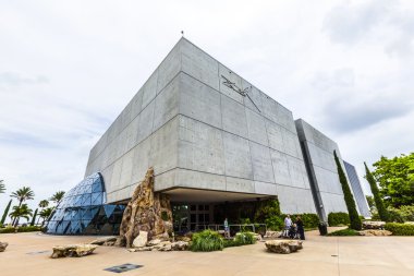 Salvador Dali Müzesi, St. Petersburg dış