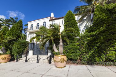 Versace mansion adlı ocean drive