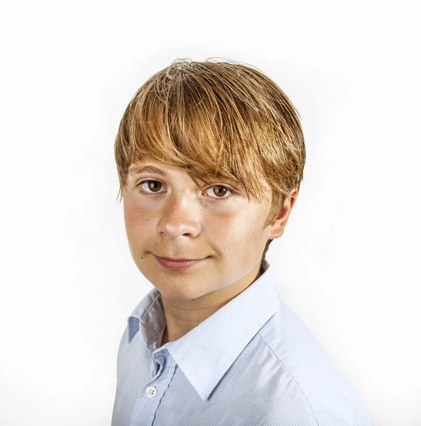 Schattige jonge jongen in studio — Stockfoto