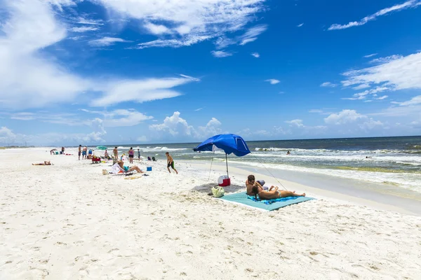 La gente disfruta de la hermosa playa de Niceville —  Fotos de Stock