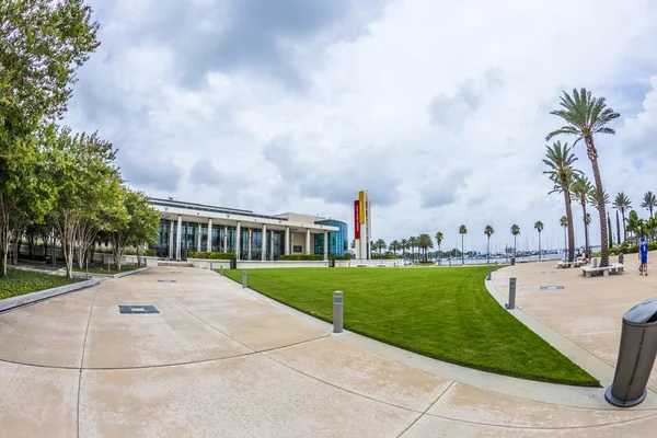 Exterior of Salvador Dali Museum in St. Petersburg — Stock Photo, Image