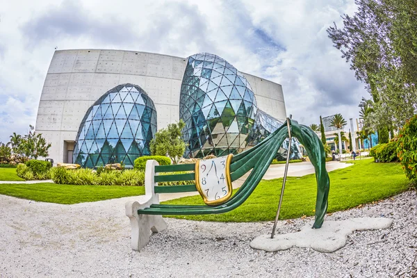 Exteriér Salvador Dalí muzeum v Petrohradu — Stock fotografie