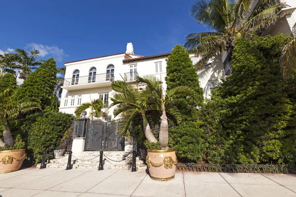 Versace mansion at Ocean Drive — Stock Photo, Image