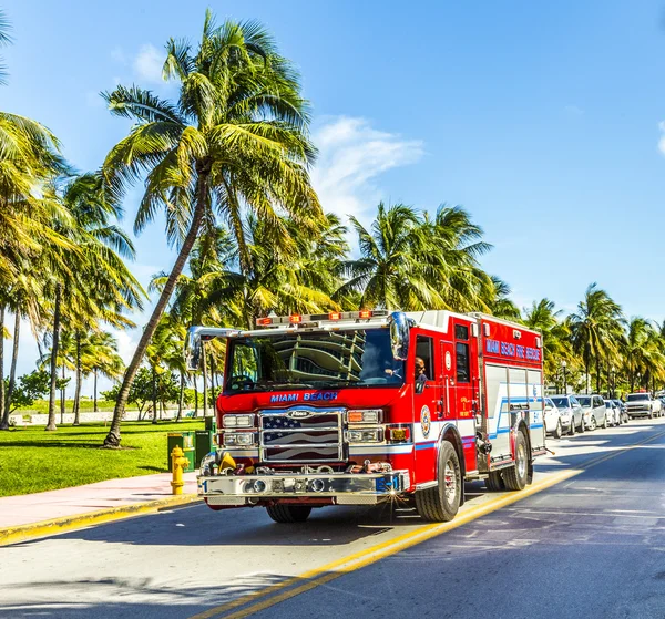 Fire brigade on duty in South Beach in Miami — Stock Photo, Image