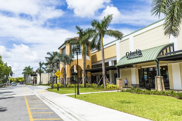 Famous shopping center in Sunrise — Stock Photo, Image