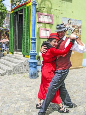 insanlar La Boca sokakta Caminito ziyaret edin.